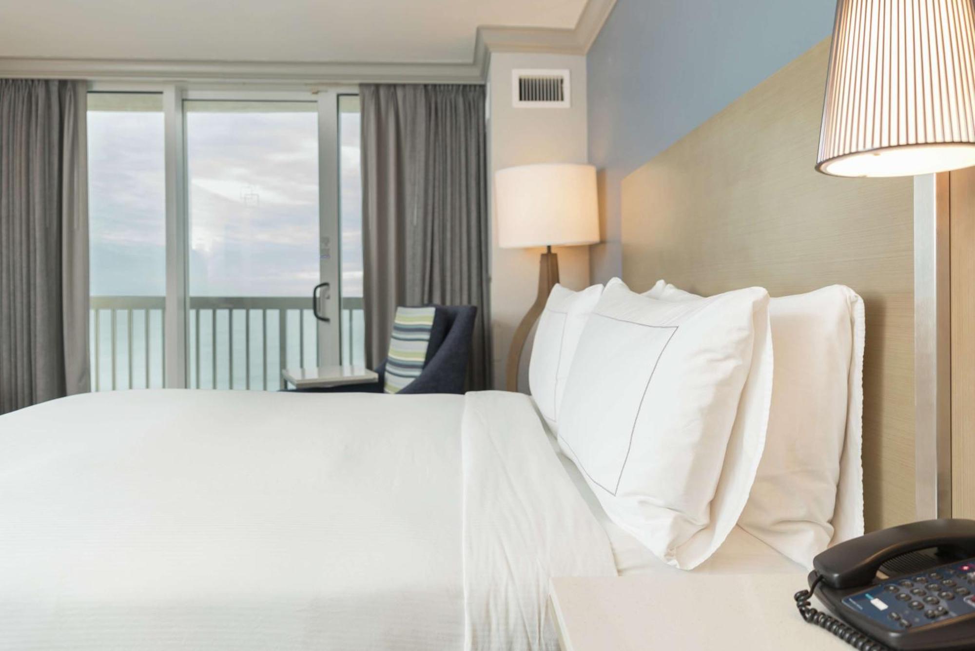 Hilton Melbourne Beach Oceanfront Eksteriør billede
